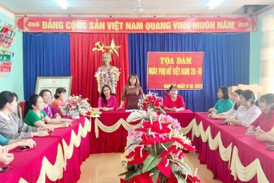 Trường mầm non Hoa mai toạ đàm kỷ niệm ngày 20/10